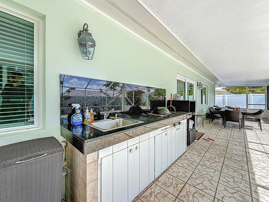 Dining room, Interior