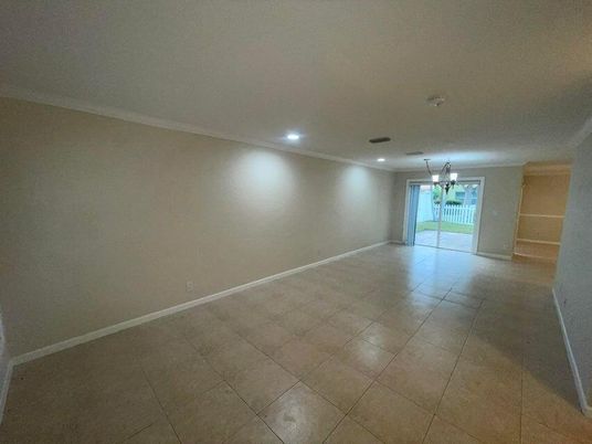 Chandelier, Empty room, Interior, Recessed Lighting