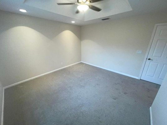 Empty room, Interior, Recessed Lighting