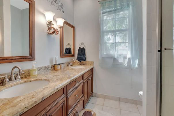 Bathroom, Dual Sink Vanities, Interior