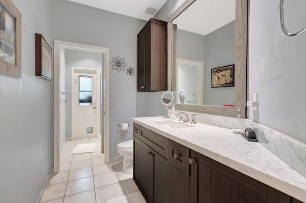 Bathroom, Dual Sink Vanities, Interior