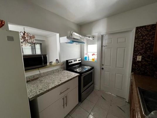 Chandelier, Interior, Kitchen