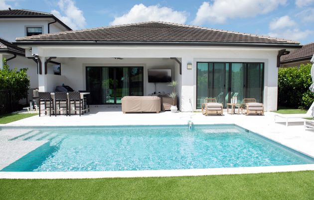 Exterior, Pool