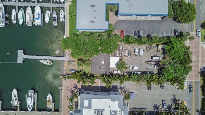 Exterior, Drone