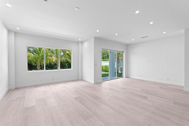 Empty room, Interior, Recessed Lighting, Wood Texture Flooring