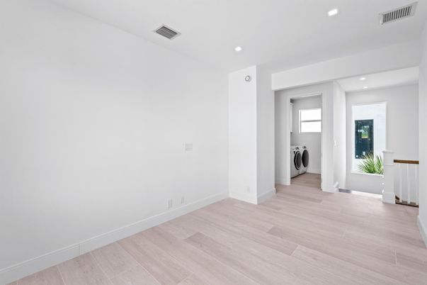 Empty room, Interior, Recessed Lighting, Washer, Wood Texture Flooring