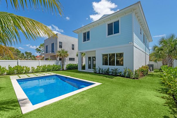 Backyard, Exterior, Pool