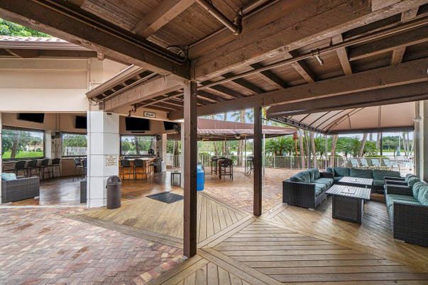 Exterior, Wooden Beams