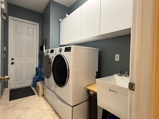 Interior, Washer