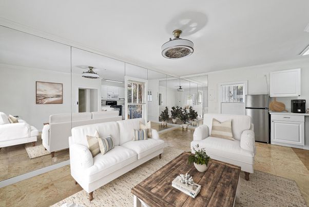 Dining room, Interior, Kitchen, Living room, Stainless Steel Appliances
