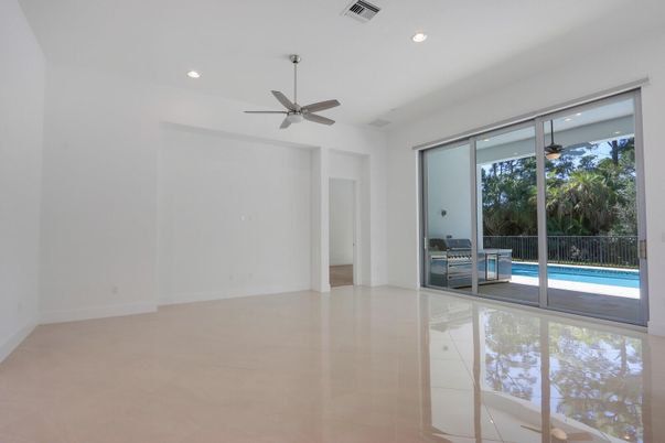 Empty room, Interior, Recessed Lighting