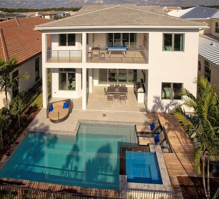 Exterior, Pool