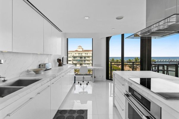 Interior, Kitchen, Marble Walls, Recessed Lighting, Water