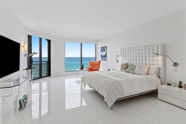 Bedroom, Interior, Water