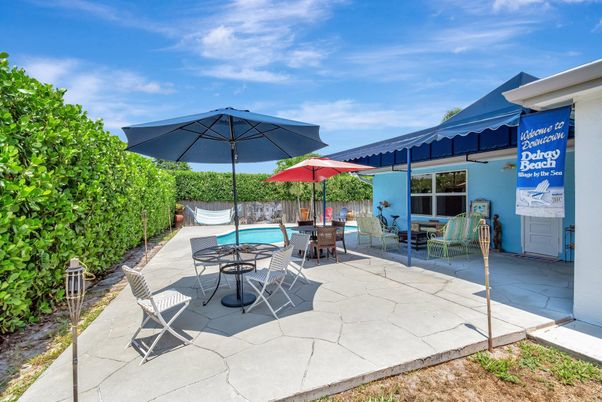 Exterior, Pool