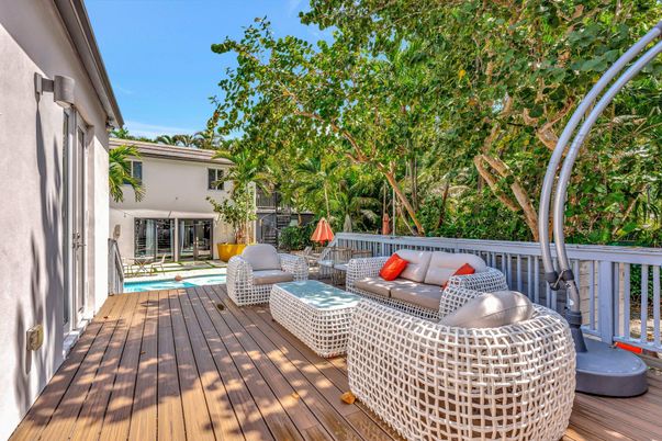 Exterior, Wood Texture Flooring