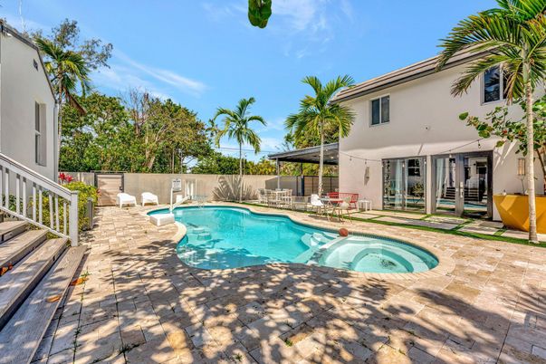 Exterior, Pool