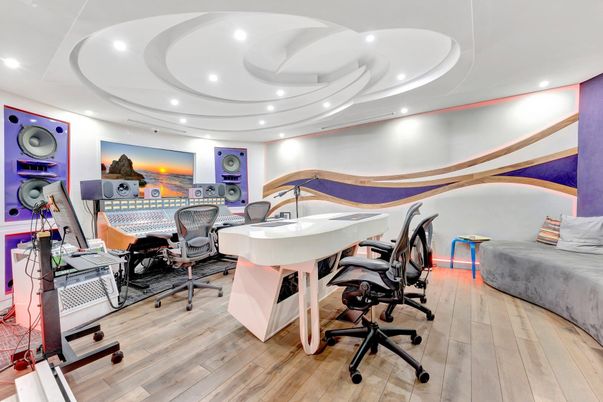 Home Office, Interior, Recessed Lighting, Wood Texture Flooring