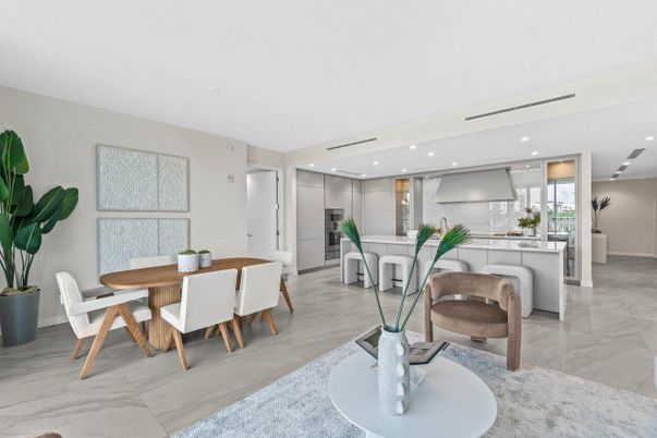Dining room, Interior, Kitchen, Marble, Recessed Lighting