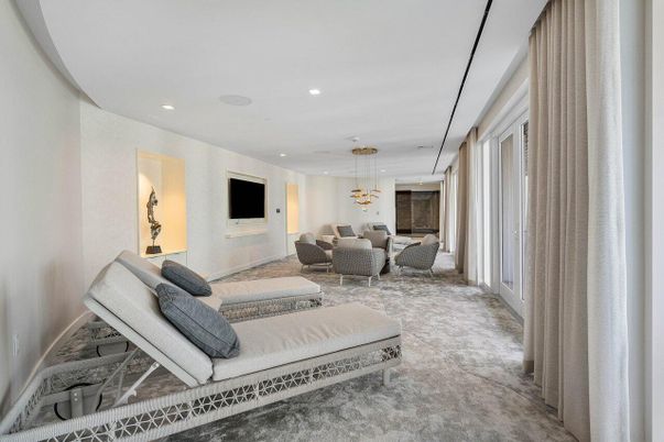 Dining room, Interior, Living room, Pendant Lights, Recessed Lighting