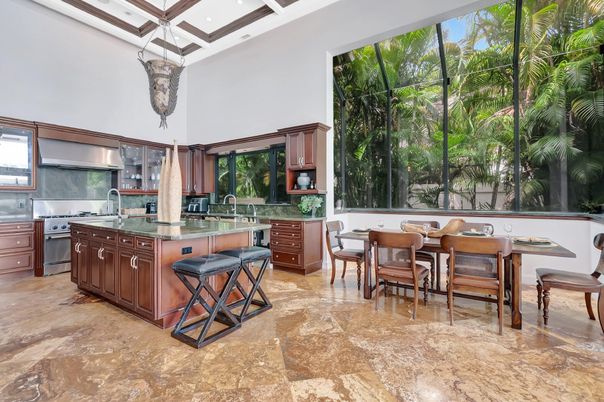 Dining room, Interior, Kitchen, Pendant Lights, Stainless Steel Appliances