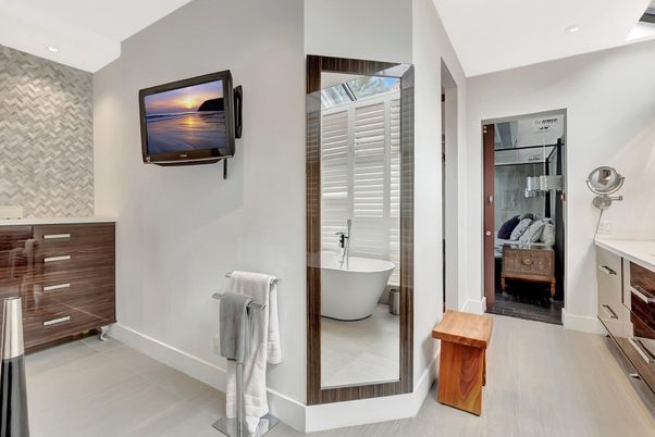 Bathroom, Free Standing Baths, Interior, Recessed Lighting, Wood Texture Flooring