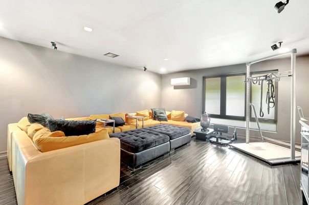 Fitness Equipment, Interior, Recessed Lighting, Wood Texture Flooring
