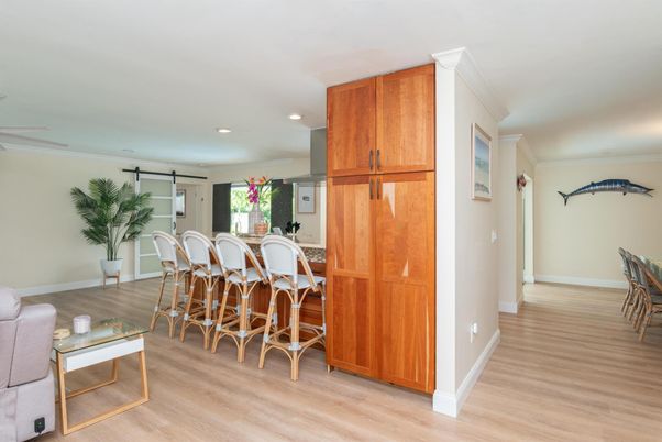 Interior, Recessed Lighting, Wood Texture Flooring