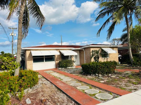 Attached, Exterior, Facade, Brick Facade, Ranch