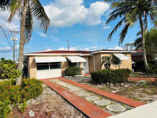 Attached, Backyard, Exterior, Facade, Ranch