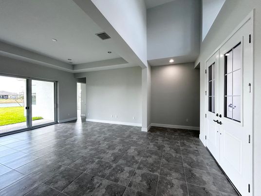 Empty room, Interior, Recessed Lighting