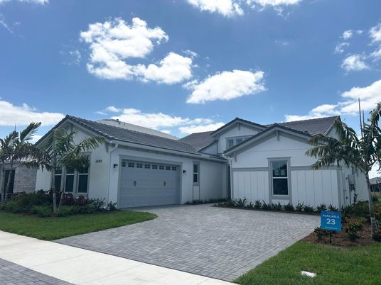 Attached, Exterior, Facade, Ranch