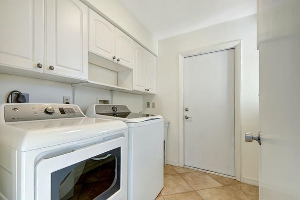 Interior, Washer