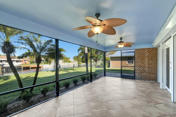 Interior, Sun Room, Water