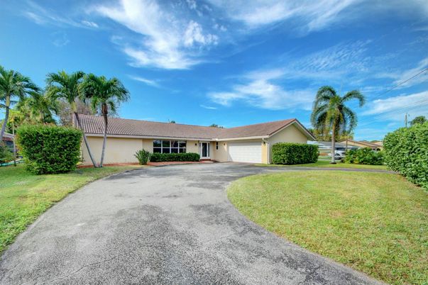 Attached, Backyard, Exterior, Facade, Ranch