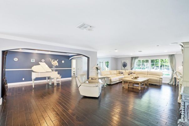 Interior, Living room, Piano, Recessed Lighting, Wood Texture Flooring