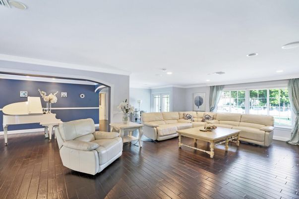 Interior, Living room, Piano, Recessed Lighting, Wood Texture Flooring
