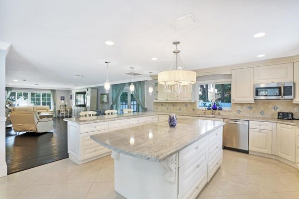 Chandelier, Interior, Kitchen, Living room, Pendant Lights, Recessed Lighting, Stainless Steel Appliances
