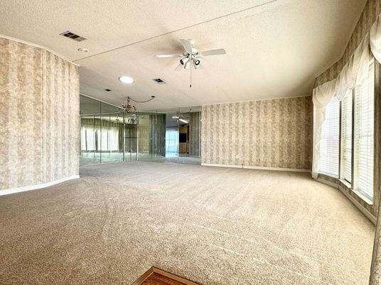 Empty room, Interior, Recessed Lighting