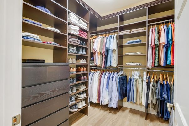 Interior, Walk-in Closets, Wood Texture Flooring