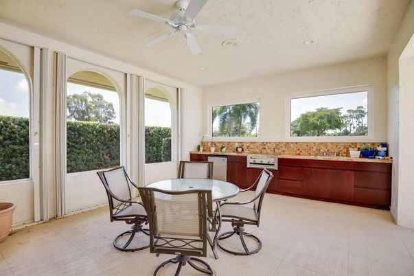 Dining room, Interior