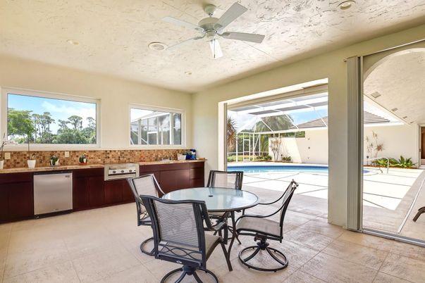 Dining room, Interior, Pool, Recessed Lighting