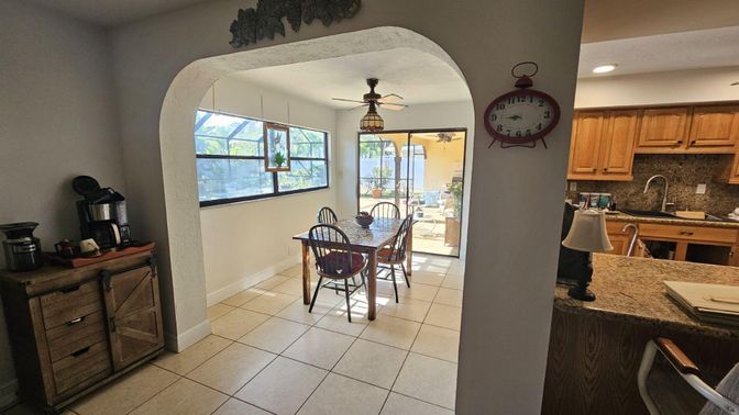 Dining room, Interior, Kitchen, Recessed Lighting