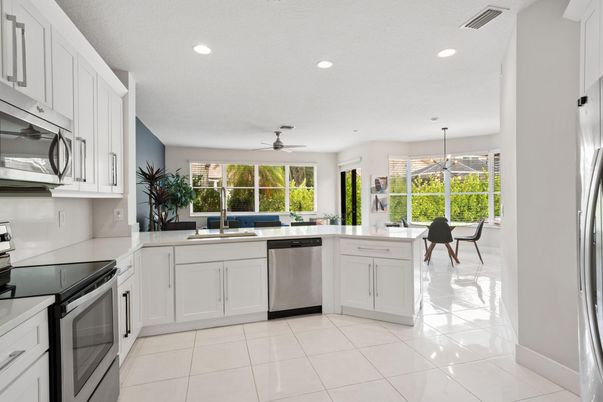 Dining room, Interior, Kitchen, Recessed Lighting, Stainless Steel Appliances
