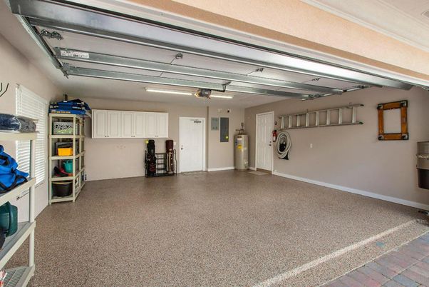 Garage, Interior