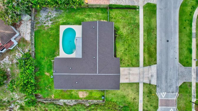 Exterior, Drone