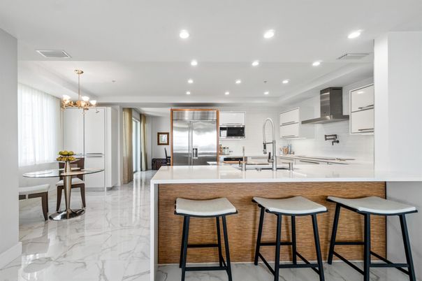 Chandelier, Interior, Kitchen, Marble, Pendant Lights, Recessed Lighting, Stainless Steel Appliances