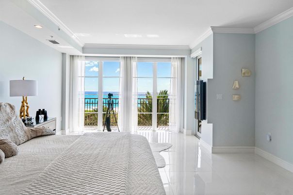 Bedroom, Interior, Recessed Lighting, Water