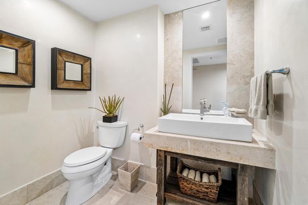 Bathroom, Interior, Recessed Lighting