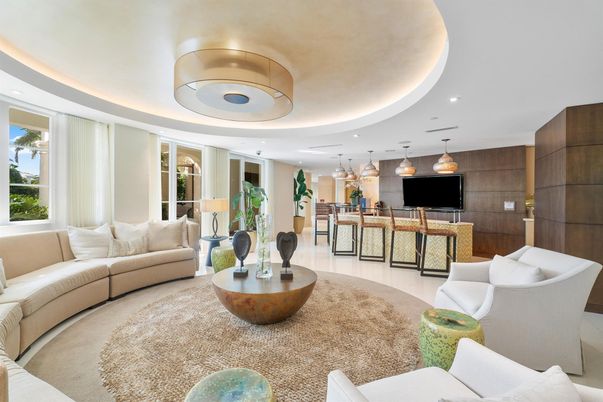 Interior, Living room, Pendant Lights, Recessed Lighting